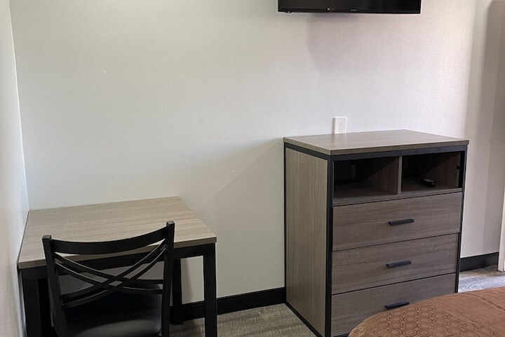 Room 3 of 7