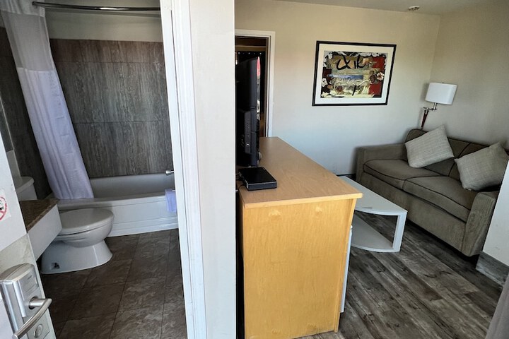 Room 18 of 59