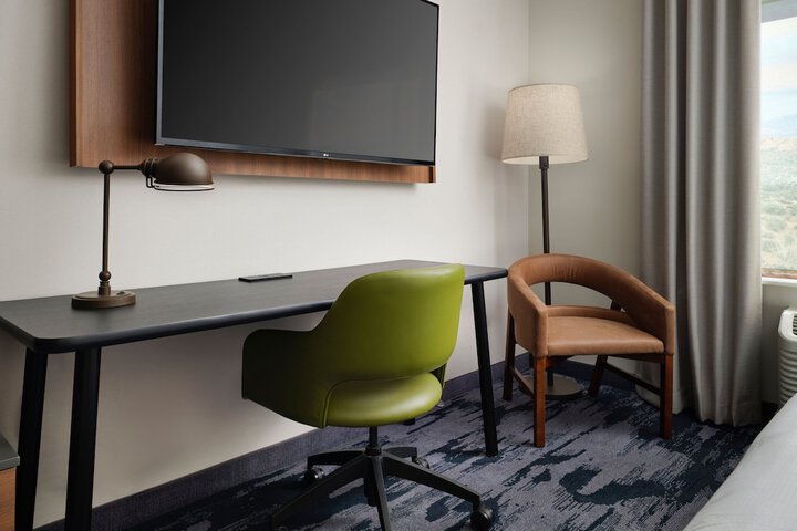 Room 6 of 27