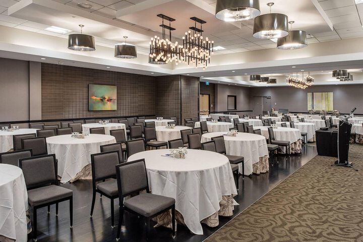 Ballroom/Hall 67 of 79