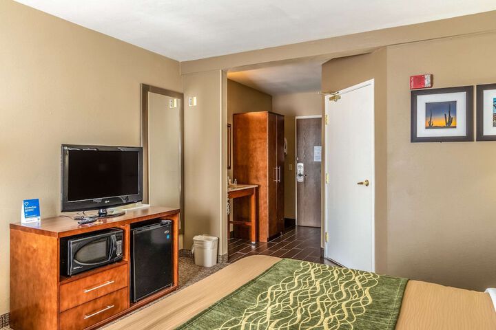 Room 30 of 47