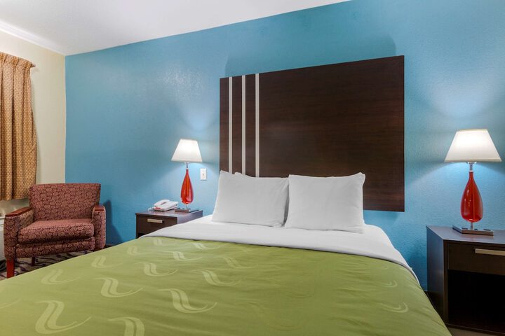 Room 8 of 39