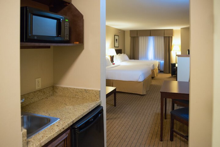 Holiday Inn Express Devils Lake by IHG