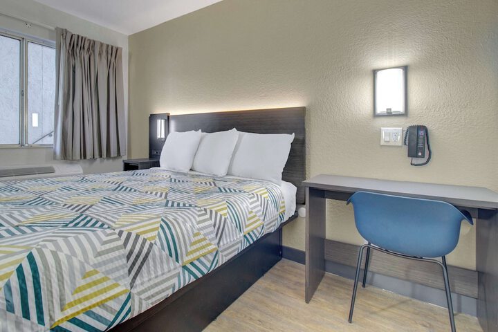 Motel 6 Venice FL