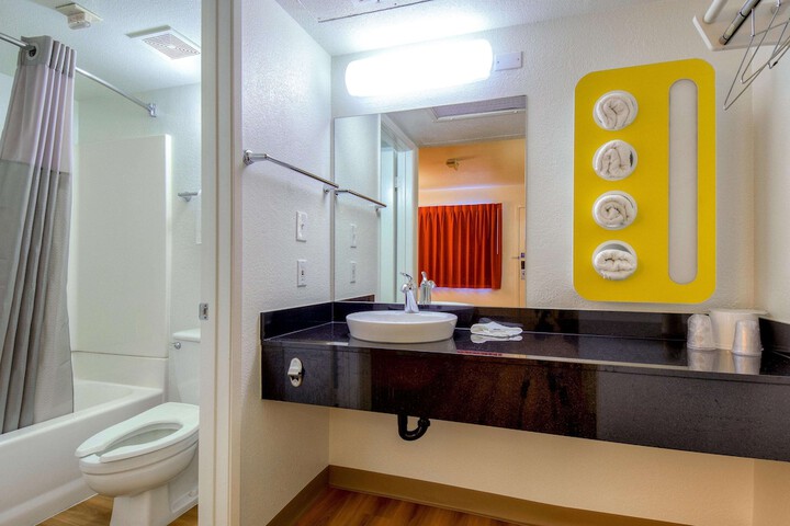 Motel 6 Pomona CA - Los Angeles