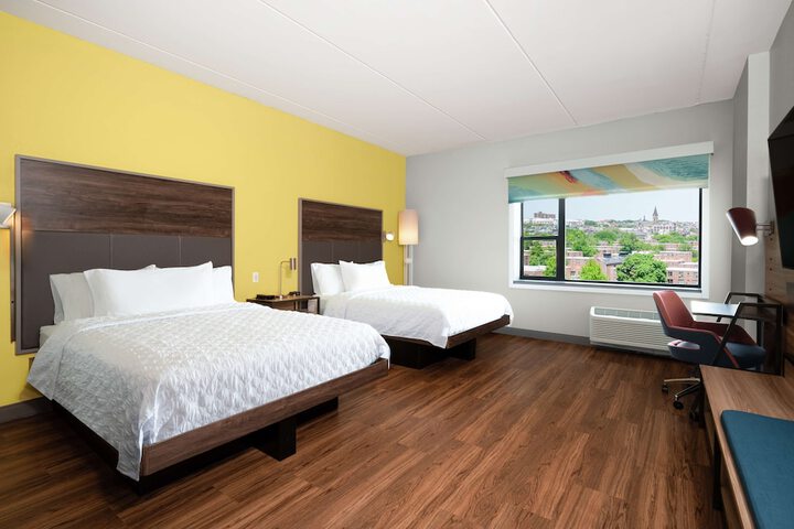 Room 33 of 48