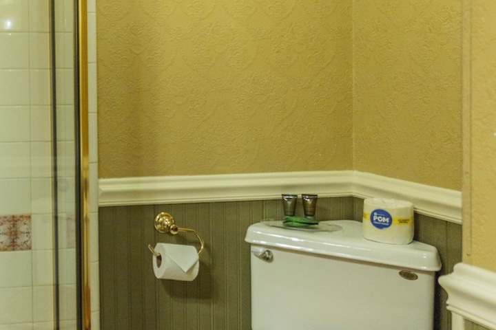 Room 42 of 223