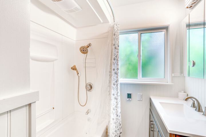 Burney Cottage w / Game Room: Walk to Town!