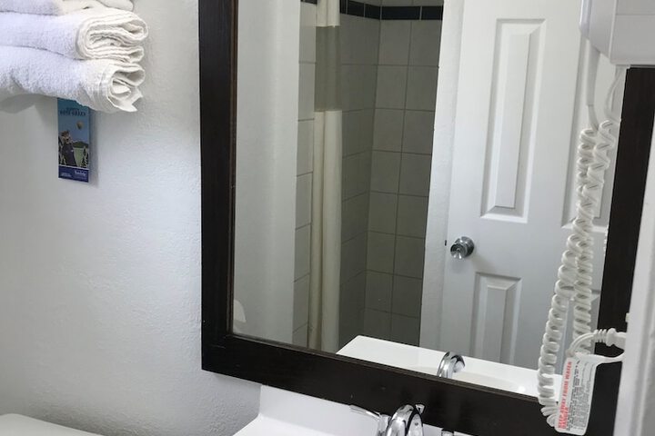 Room 13 of 29