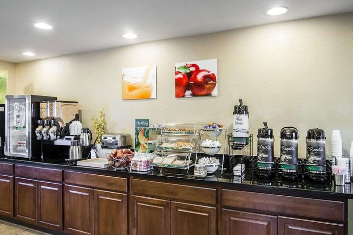 Breakfast/Coffee Service 27 of 31