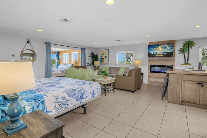 Latitude 26 Waterfront Boutique Resort - Bonita Springs