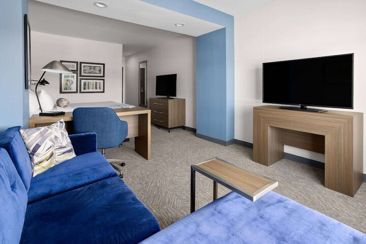 Room 14 of 37