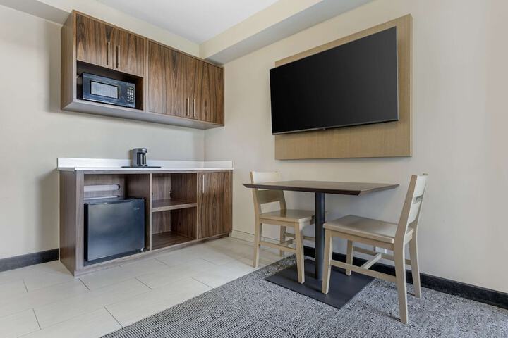 Room 42 of 59