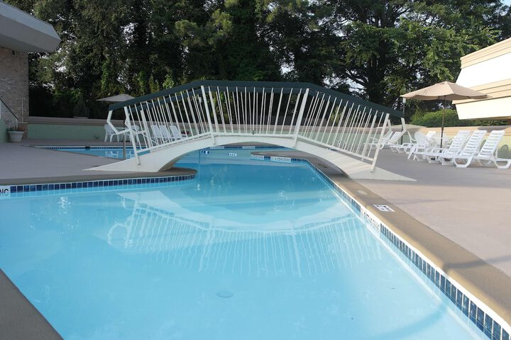 Pool 4 of 35