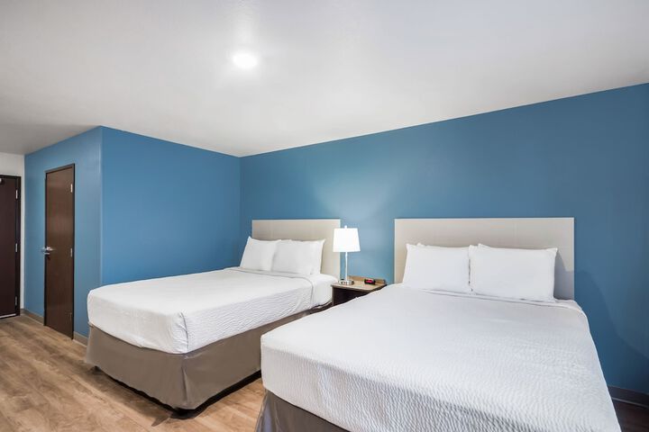WoodSpring Suites Chicago Addison