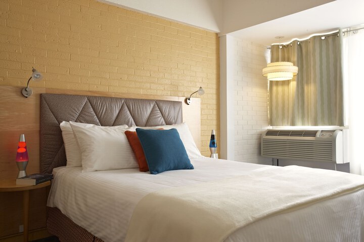 Starlux Hotel