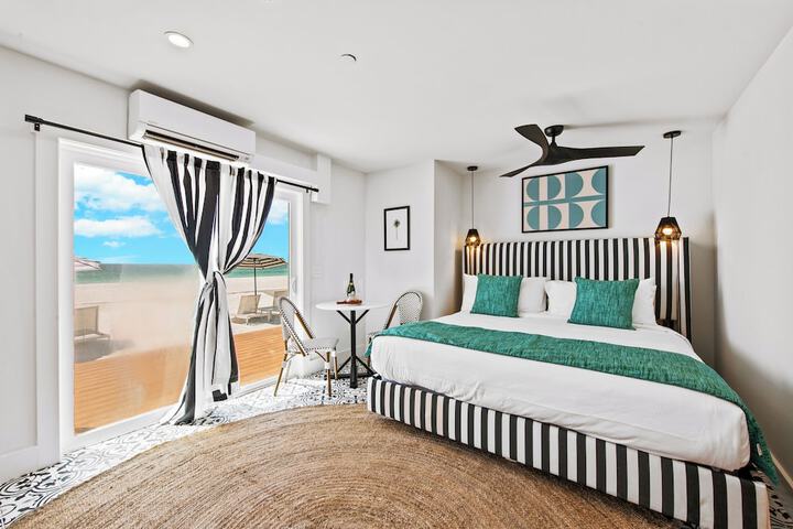 Room 30 of 42