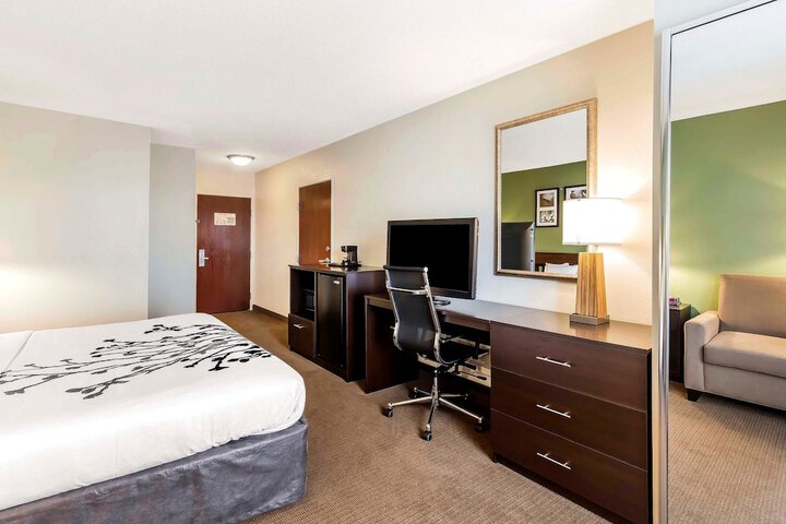 Room 9 of 27