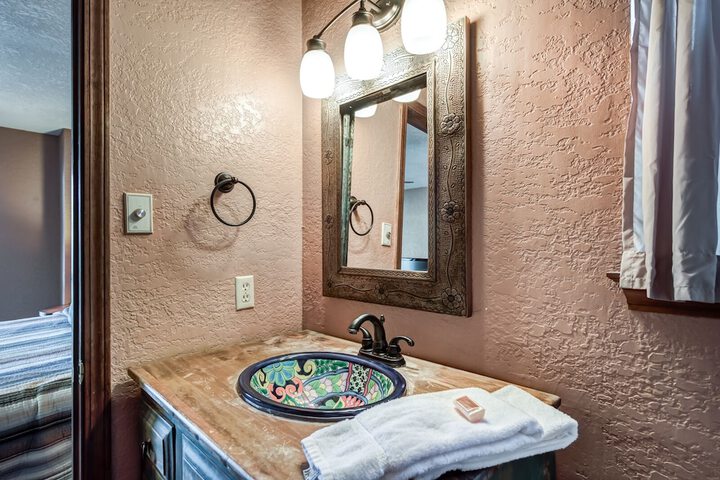 Room 7 of 16