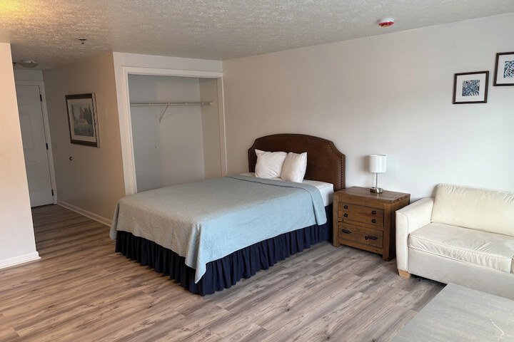 Grand Beach Inn