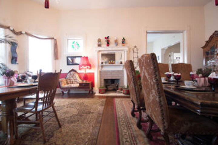 Munzesheimer Manor Bed & Breakfast