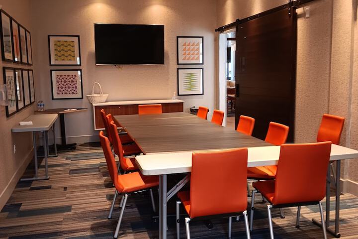 Holiday Inn Express & Suites Racine by IHG