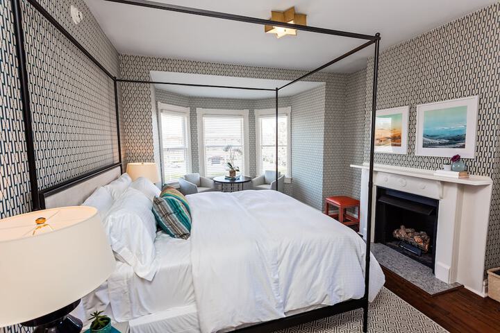 Room 15 of 40