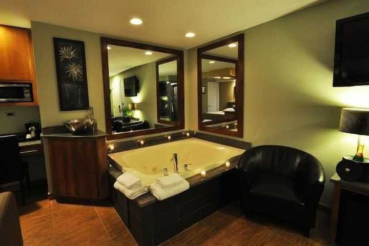 The Champagne Lodge & Luxury Suites