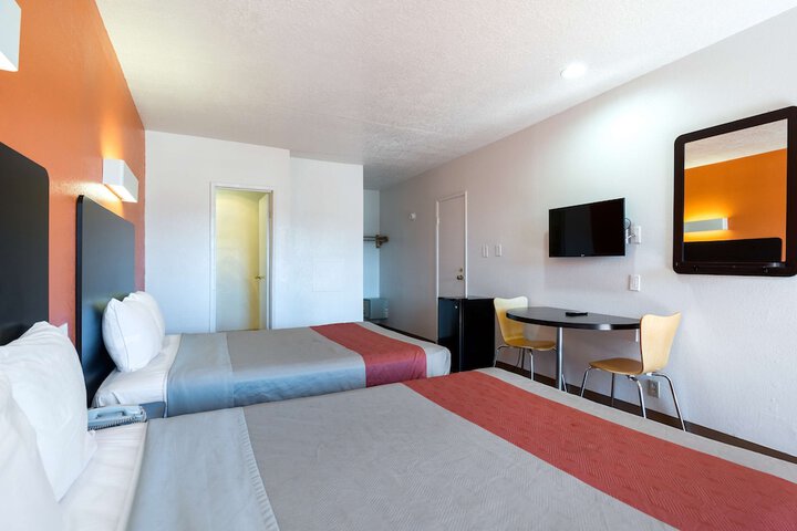 Room 18 of 30