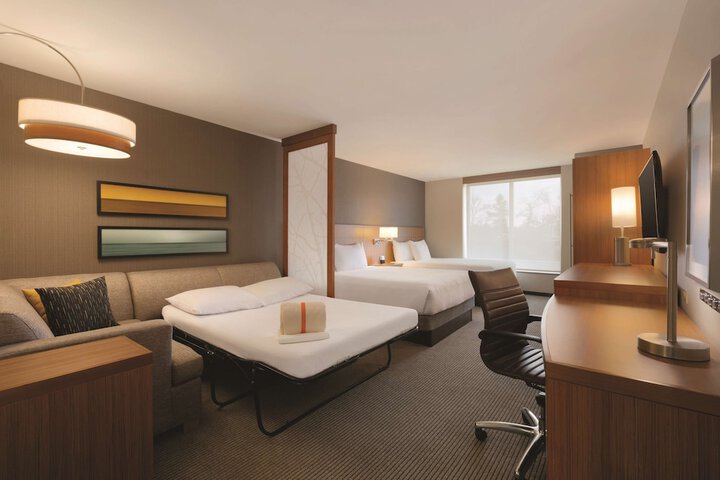 Room 32 of 50