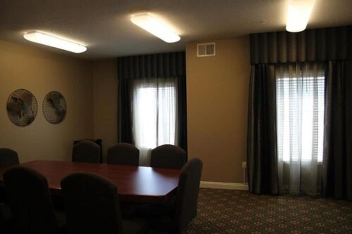 GrandStay Hotel & Suites