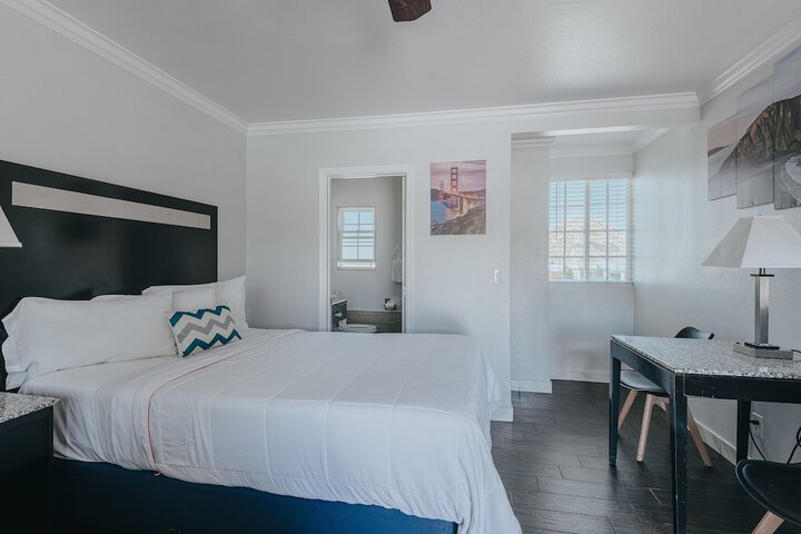 Room 46 of 112