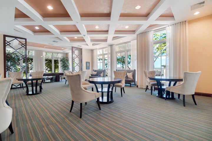 Casa Costa 308s Studio Pools, Jacuzzi, Beach, Shops & Dog Friendly