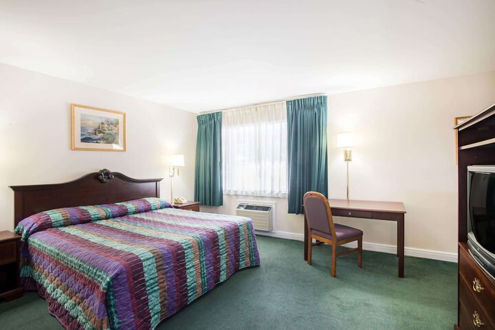 Room 30 of 42
