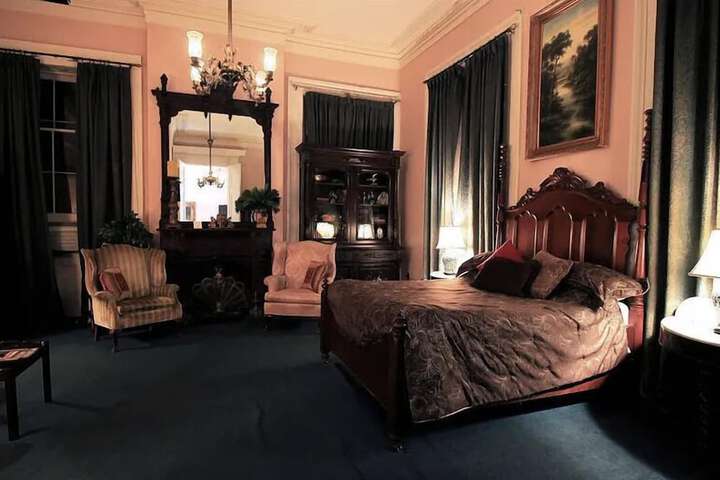 Room 46 of 79