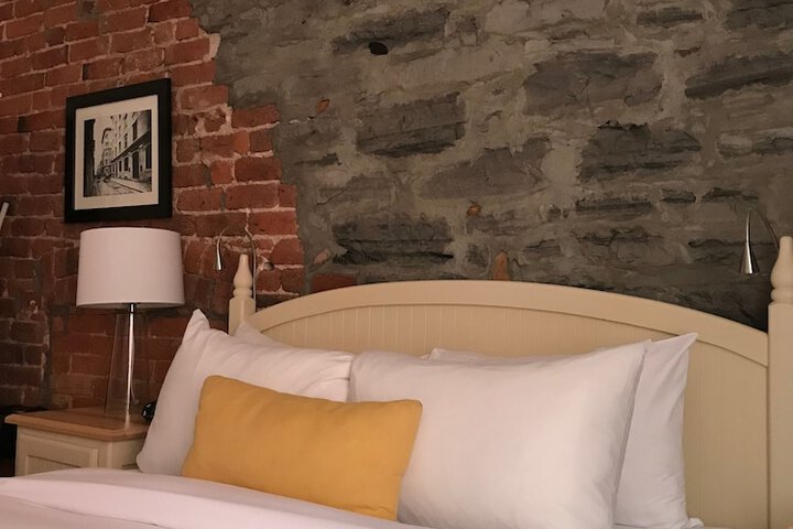 Room 18 of 38