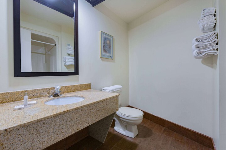 Room 7 of 25
