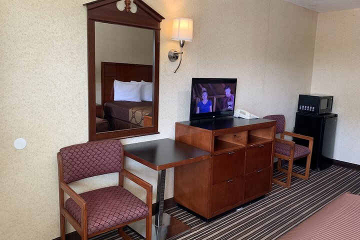 Room 12 of 37
