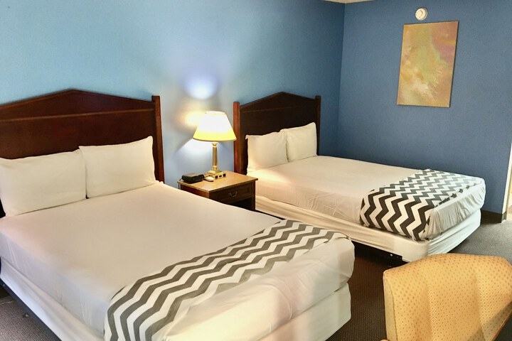 RIVER ROCK INN