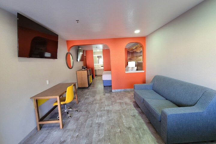 Room 33 of 44