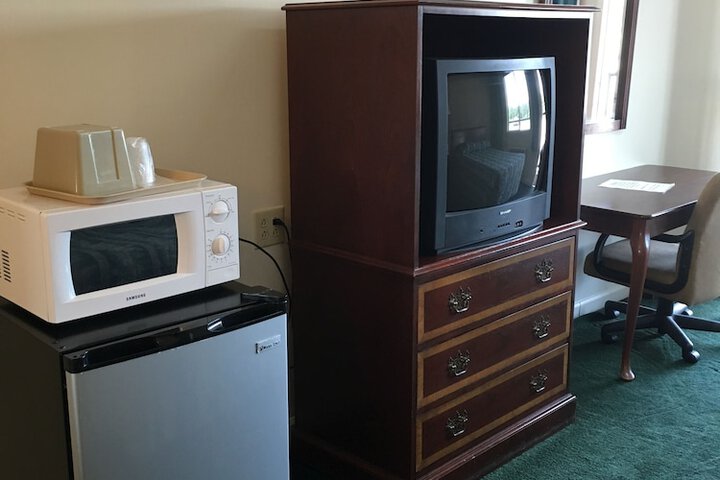 Room 8 of 16