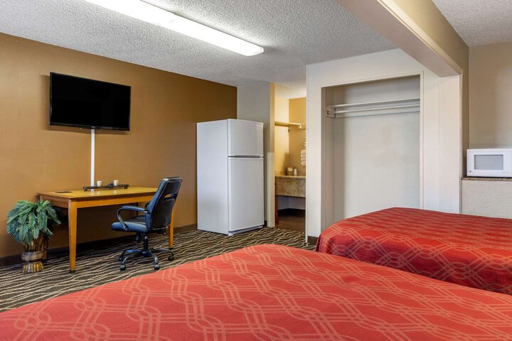 Room 21 of 40