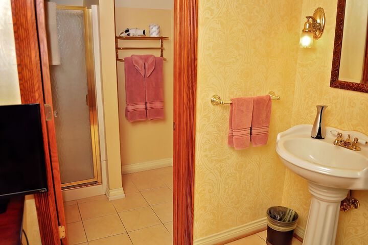 Room 26 of 45