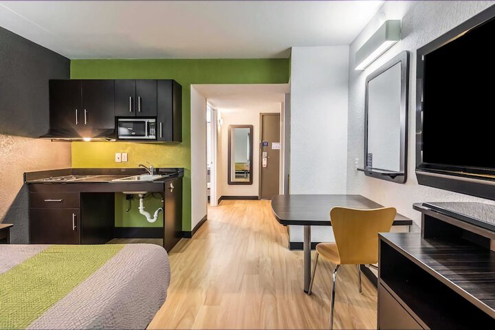 Room 29 of 53