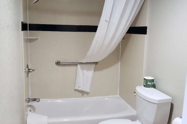 Room 11 of 22
