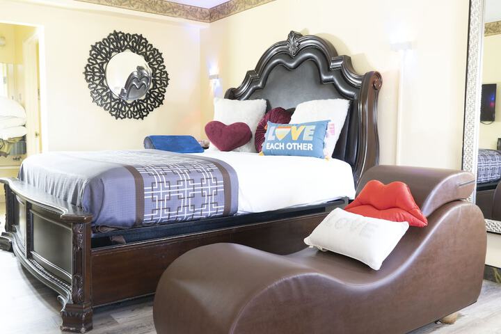 Room 14 of 34
