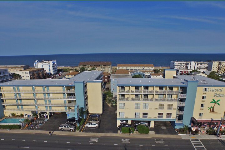 Coastal Palms Inn & Suites
