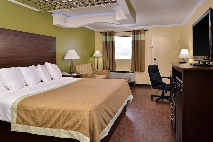 Room 18 of 24