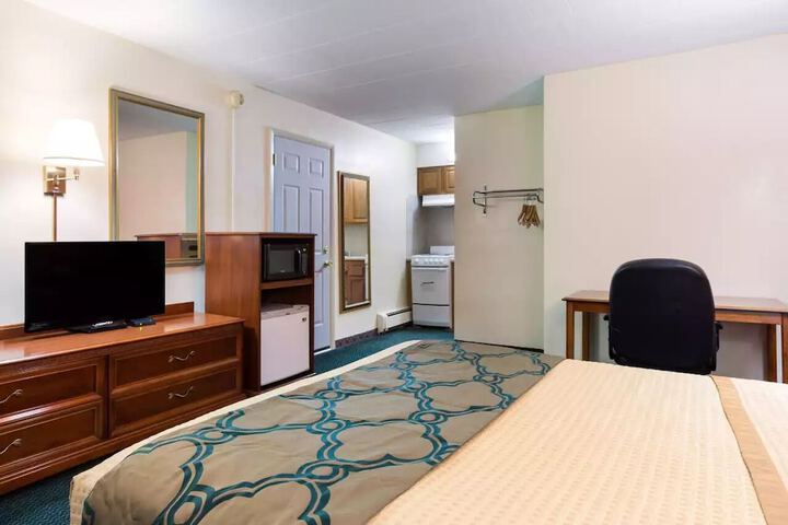 Room 9 of 19
