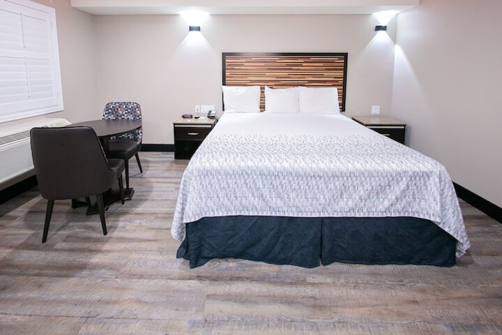 Room 9 of 37